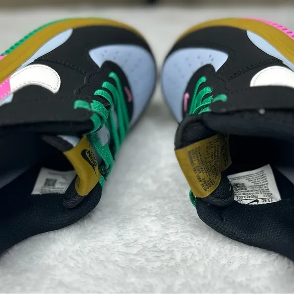 Nike Kids' Black and Green Sneakers