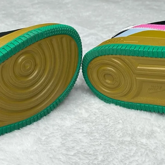 Nike Kids' Black and Green Sneakers