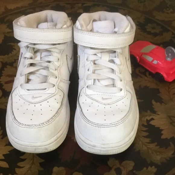 Nike Kids’ Court Borough White Leather Mid Shoes size 10C Unisex