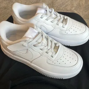 Nike kids NEW