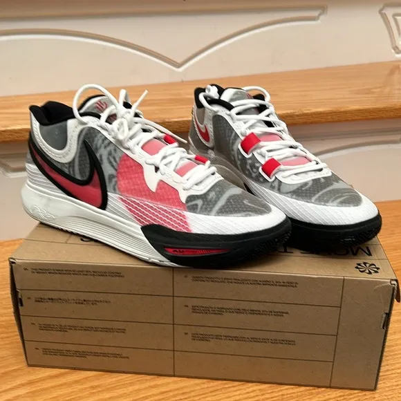 Nike Kyrie 8 men’s white university red-black NWT