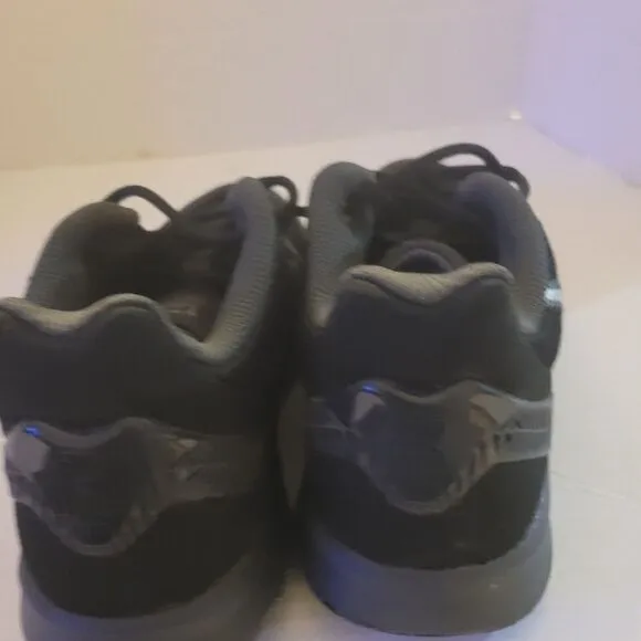 NIKE Kyrie Flytrap EP Anthracite  Unisex NWOT Gray/black 5.5 basketball shoes