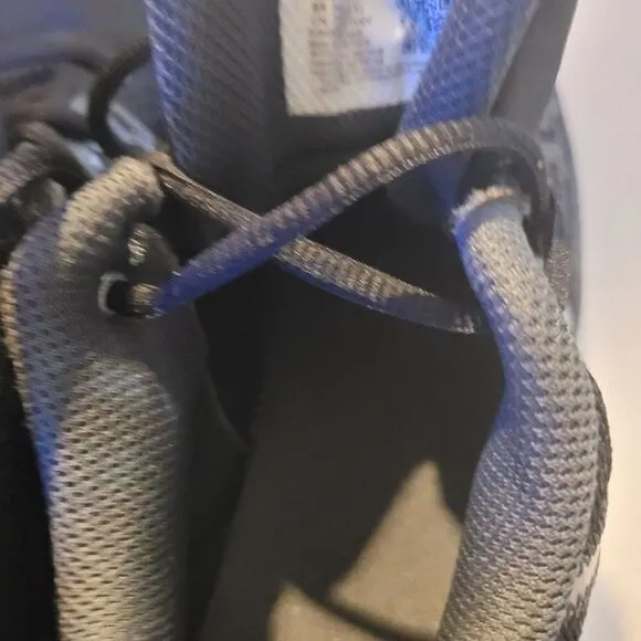 NIKE Kyrie Flytrap EP Anthracite  Unisex NWOT Gray/black 5.5 basketball shoes