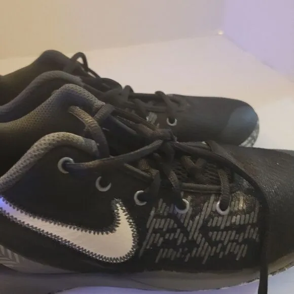 NIKE Kyrie Flytrap EP Anthracite  Unisex NWOT Gray/black 5.5 basketball shoes