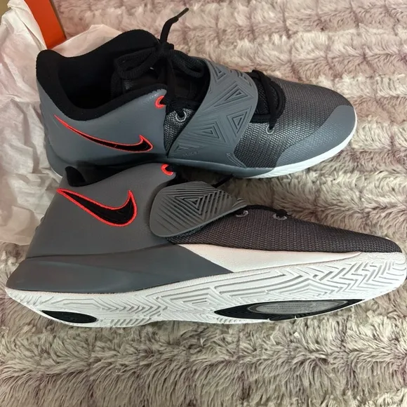 Nike Kyrie Flytrap III Sneakers Size 7