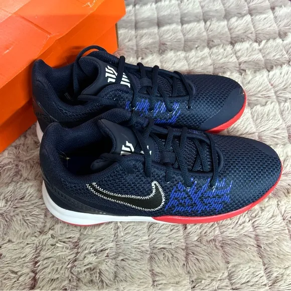 Nike Kyrie Flytrap Sneakers Size 5.5y