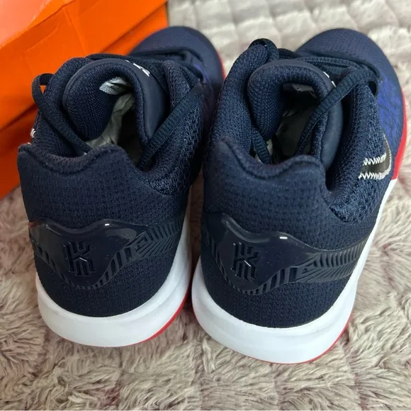 Nike Kyrie Flytrap Sneakers Size 5.5y