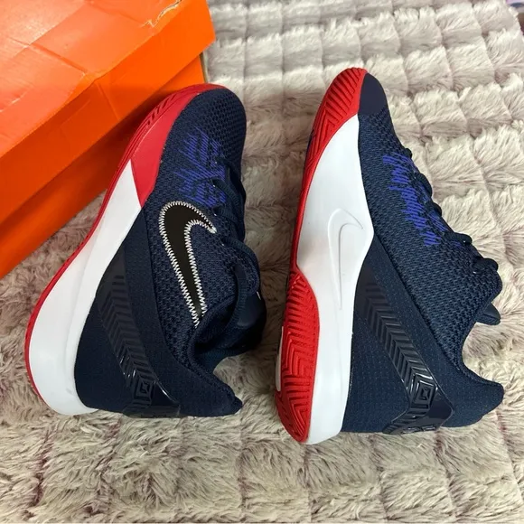 Nike Kyrie Flytrap Sneakers Size 5.5y