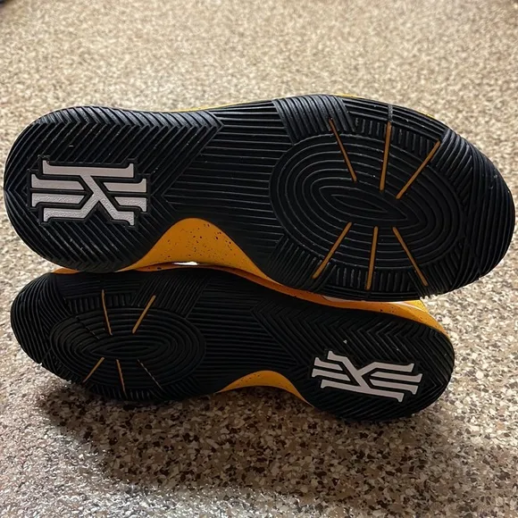 Nike Kyrie school bus sneaker