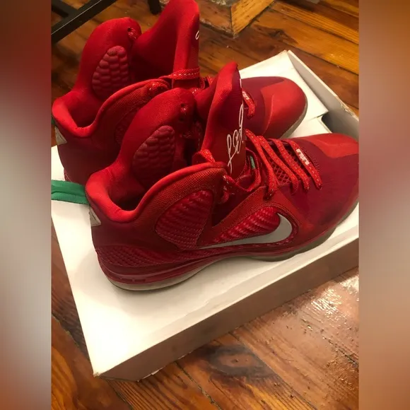 Nike Lebron James 9 Sneakers. “Christmas Day” Men’s Size 11.5