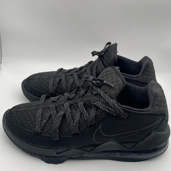NIKE LEBRON XVII LOW Unisex Black Athletic Sneakers Size Men 8.5 Women 10