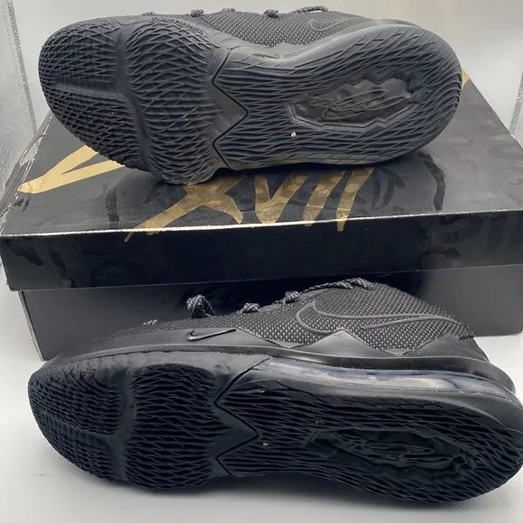 NIKE LEBRON XVII LOW Unisex Black Athletic Sneakers Size Men 8.5 Women 10