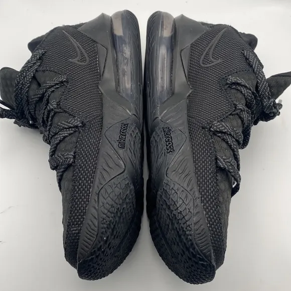 NIKE LEBRON XVII LOW Unisex Black Athletic Sneakers Size Men 8.5 Women 10