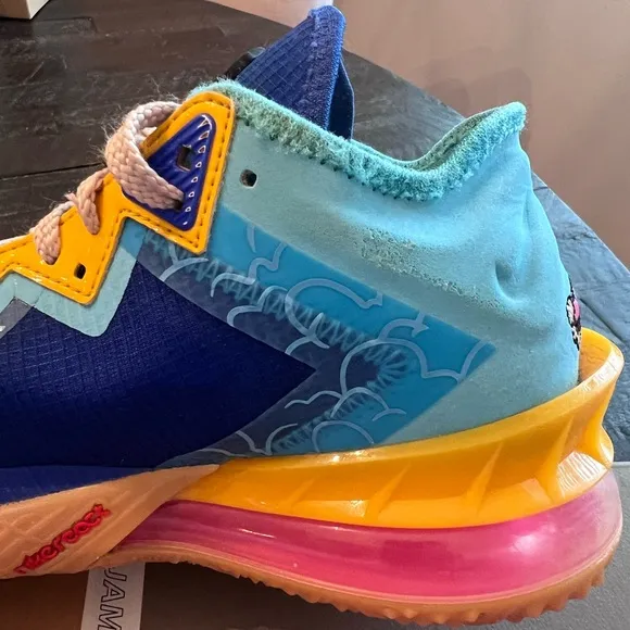 Nike LeBron XVIII Low EP Sneakers