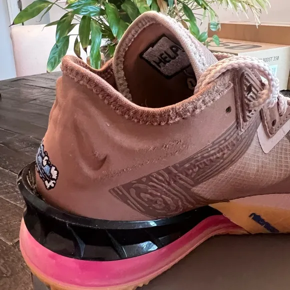 Nike LeBron XVIII Low EP Sneakers