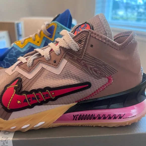 Nike LeBron XVIII Low EP Sneakers