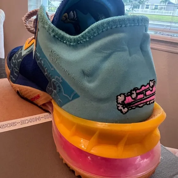 Nike LeBron XVIII Low EP Sneakers