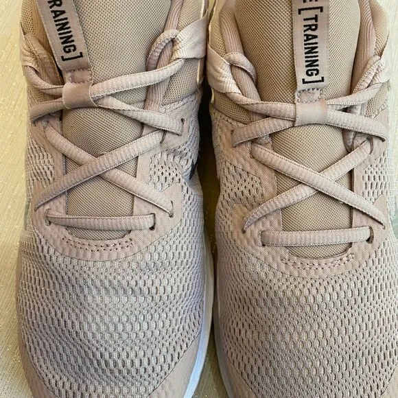 Nike Legend Essential 2 Training Sneakers Women Size 10.5