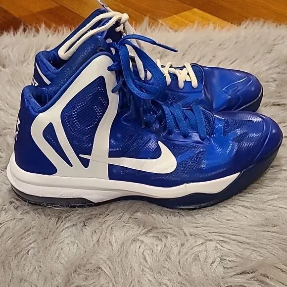 Nike mens blue and white hyper aggressor Air max basketball shoes