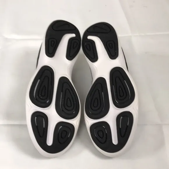 Nike Mens Revolution 4 Running Shoe size 10 US