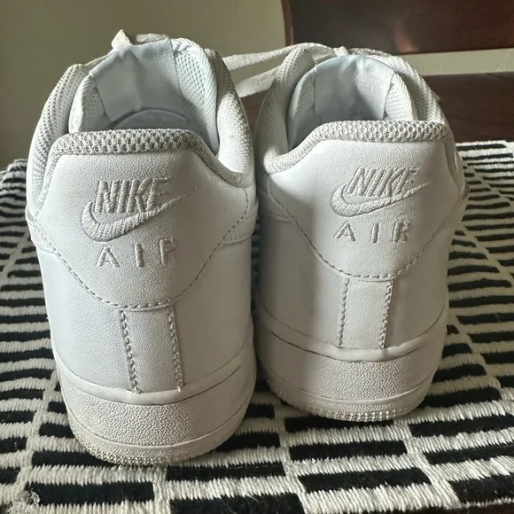 Nike Nike Mens Air Force White Sneakers size 10