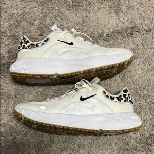 Nike React Escape RN Running Shoes 7.5 Women’s