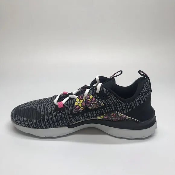 Nike Renew Arena SE Women’s Size 8 Running shoes