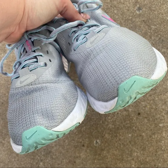 NIKE | Revolution 5 Athletic Running Shoes Grey Aqua Pink 9.5
