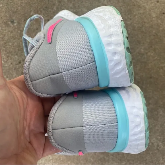 NIKE | Revolution 5 Athletic Running Shoes Grey Aqua Pink 9.5