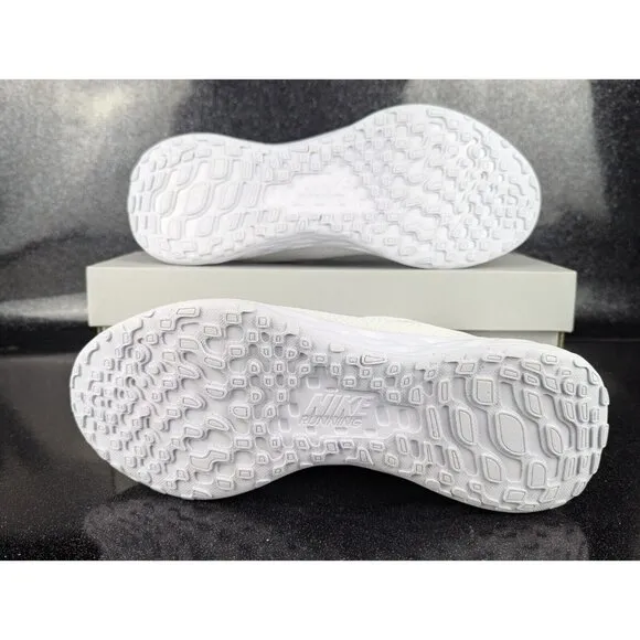 Nike Revolution 6 NN Mens Size 10.5 White Running Shoes Sneakers DC3728-102
