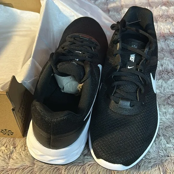 NIKE Revolution Sneakers size 9.5