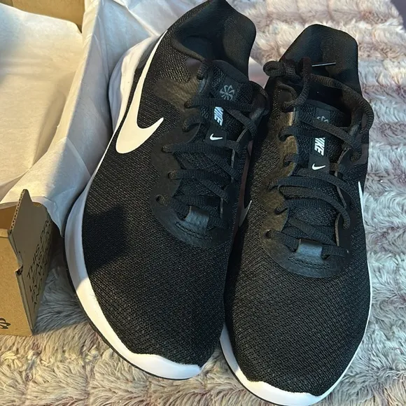 NIKE Revolution Sneakers size 9.5