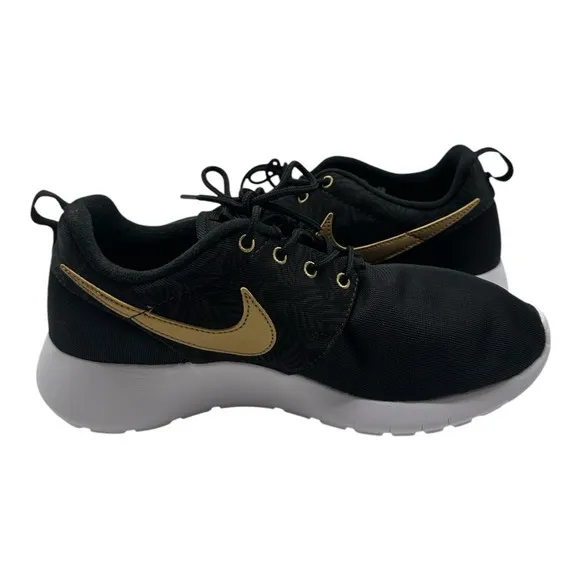 Nike Roshe One Print GS Running Shoes Size Youth 6.5 Womens 8 Black Gold Sneaker