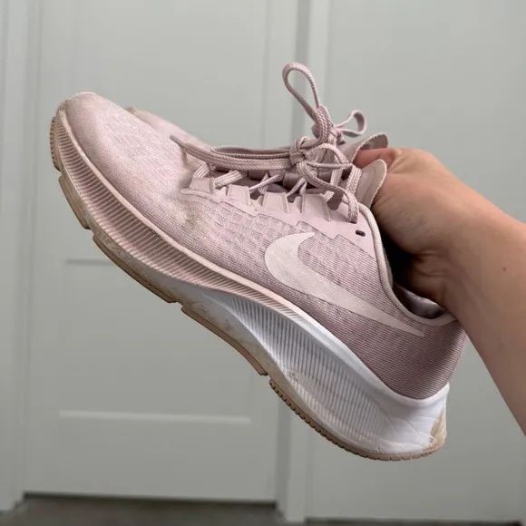 Nike running shoes pink