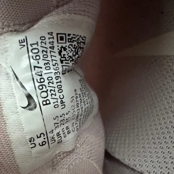 Nike running shoes pink