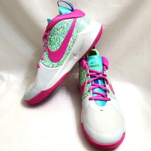 Nike Team Hustle D9 Digi All About Buckets Athletic sneakers (size 7Y)