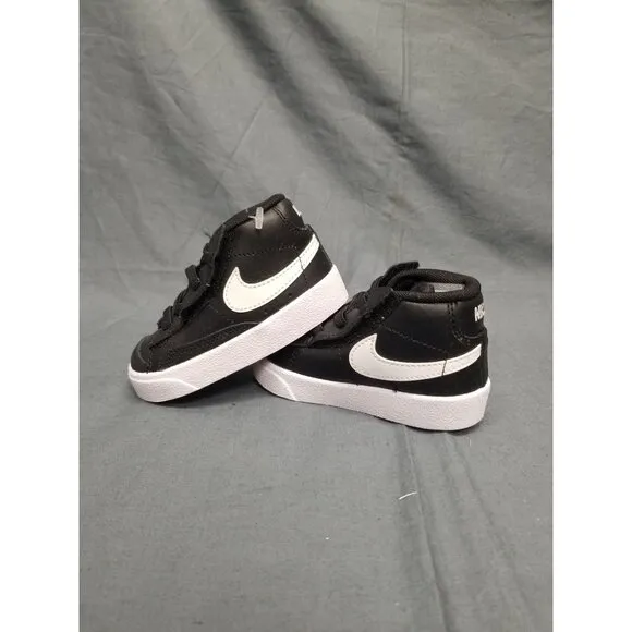 Nike Toddler's Blazer Mid '77 Slip On Sneakers Size 4 Black White NEW IN BOX!