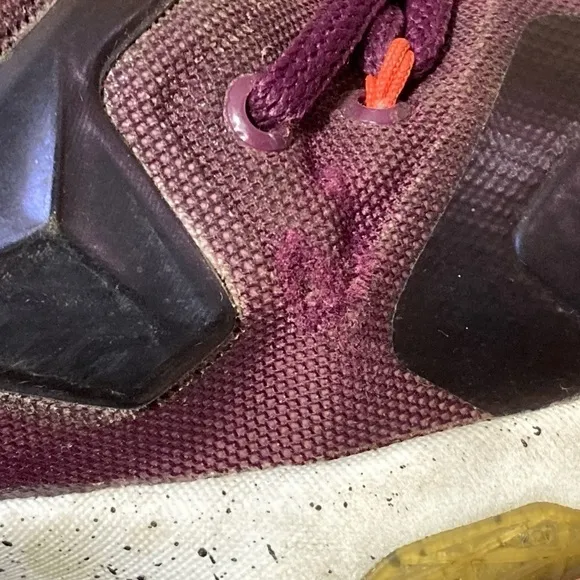 Nike Unisex LeBron 13 Written in the Stars Maroon Basketball Shoes Sz  M8 &amp; W9.5