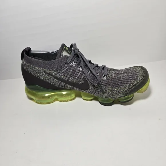 Nike VaporMax Flyknit Men's Gray and Green Running Shoes size 11