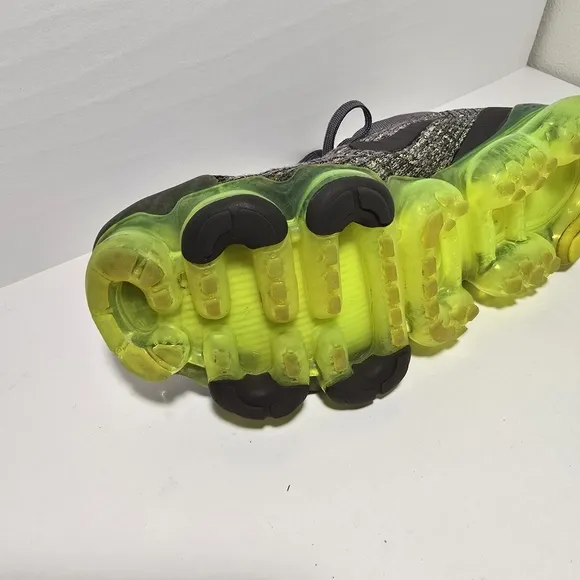 Nike VaporMax Flyknit Men's Gray and Green Running Shoes size 11