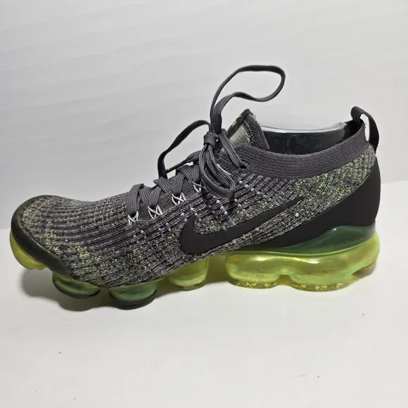 Nike VaporMax Flyknit Men's Gray and Green Running Shoes size 11