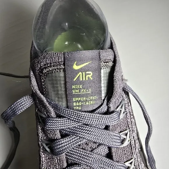 Nike VaporMax Flyknit Men's Gray and Green Running Shoes size 11