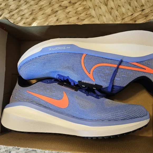 Nike Vomero 17 UNISEX Running Shoes