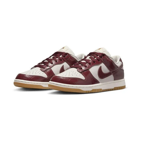 Nike Womens Dunk Low LX Sneakers Size 9.5