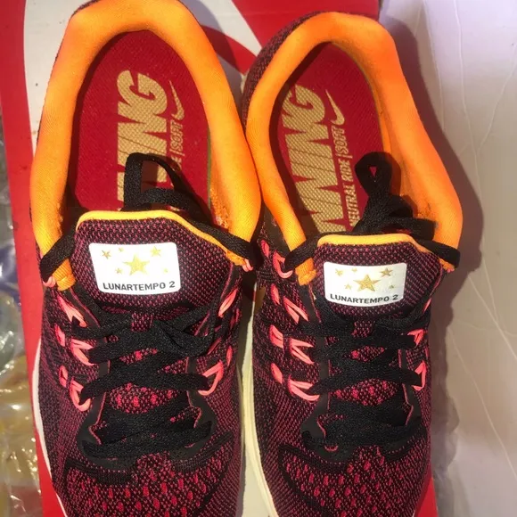 Nike women’s Lunartempo 2 running shoes