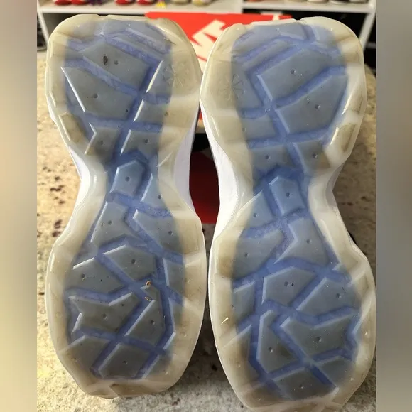 Nike women’s size 9.5  Zoom x Vista Grind.
