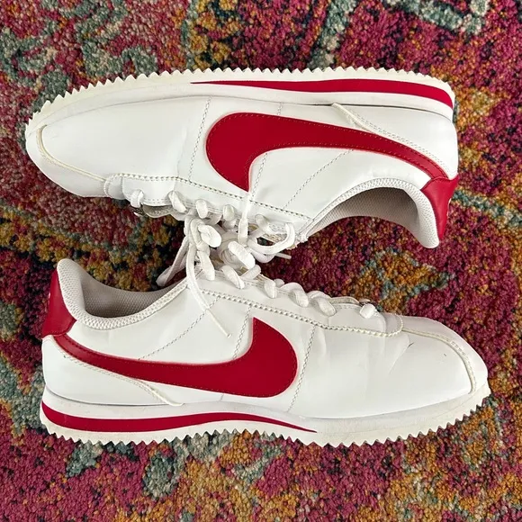 Nike | Youth Unisex White and Red Leather Cortez lace up Sneakers, size 6.5