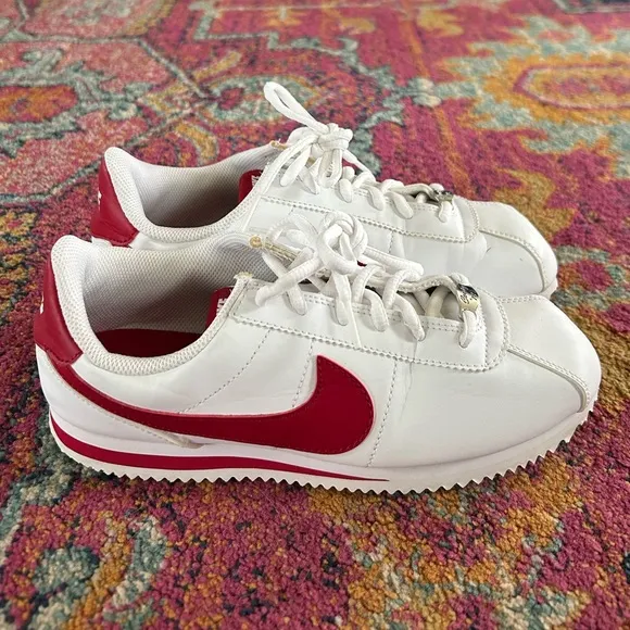 Nike | Youth Unisex White and Red Leather Cortez lace up Sneakers, size 6.5