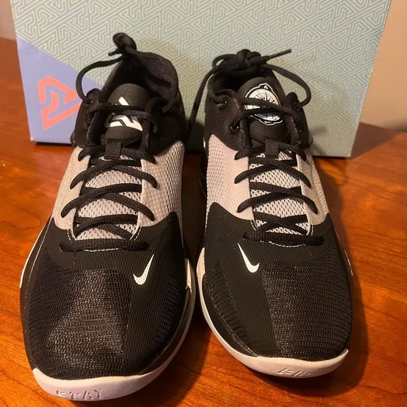 Nike Zoom Freak 4 DJ6149-001 Black/Light Gray Men Basketball Shoes Oreo