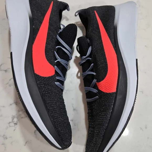 Nike Zoom Men’s SZ.13 Fly Flyknit AR4561-005 Black/Red Running Shoes New